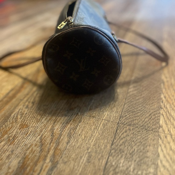 Small Louis Vuitton Bag - Picture 2 of 6